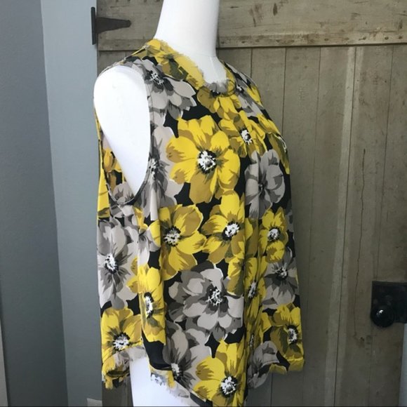 SOLD!!! Who What Wear Sleeveless Top, Multi-Floral - Picture 5 of 7